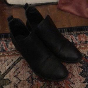 Universal thread booties